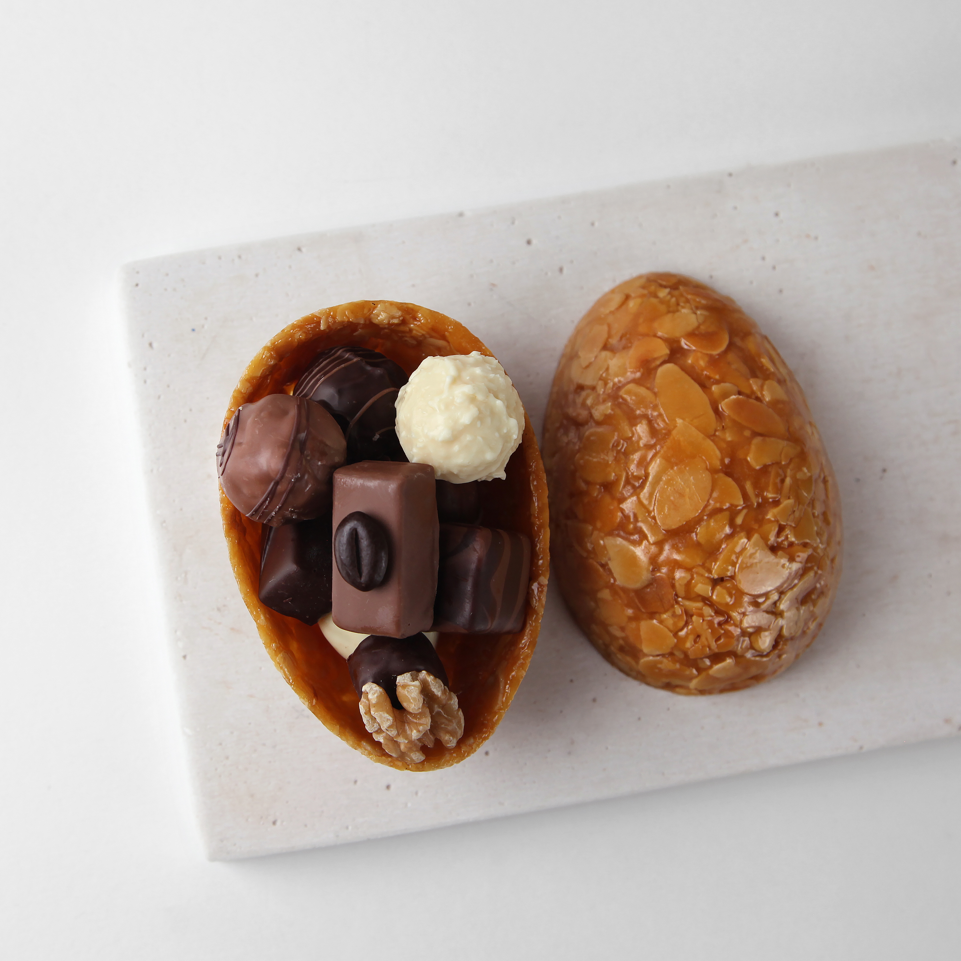 Krokant-Ei mit Pralinen gefüllt 150 g (alkoholfrei)